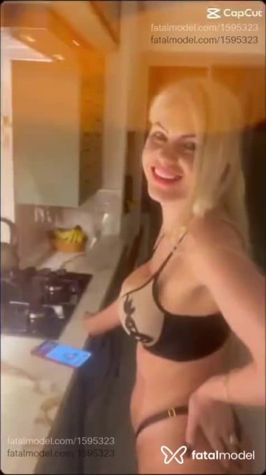 Acompanhante mulher loira (o) de olhos azuis em Caxias do Sul - Mariane Bianchi