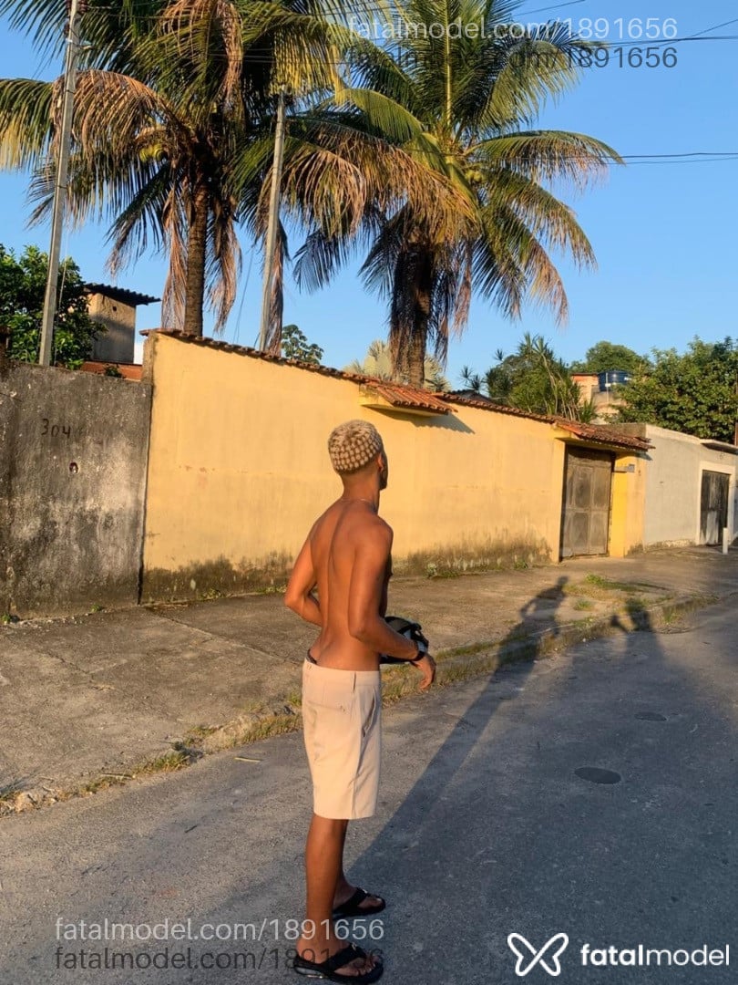 Acompanhante homem com cabelo castanho de olhos castanhos em Rio das Ostras - Pablo