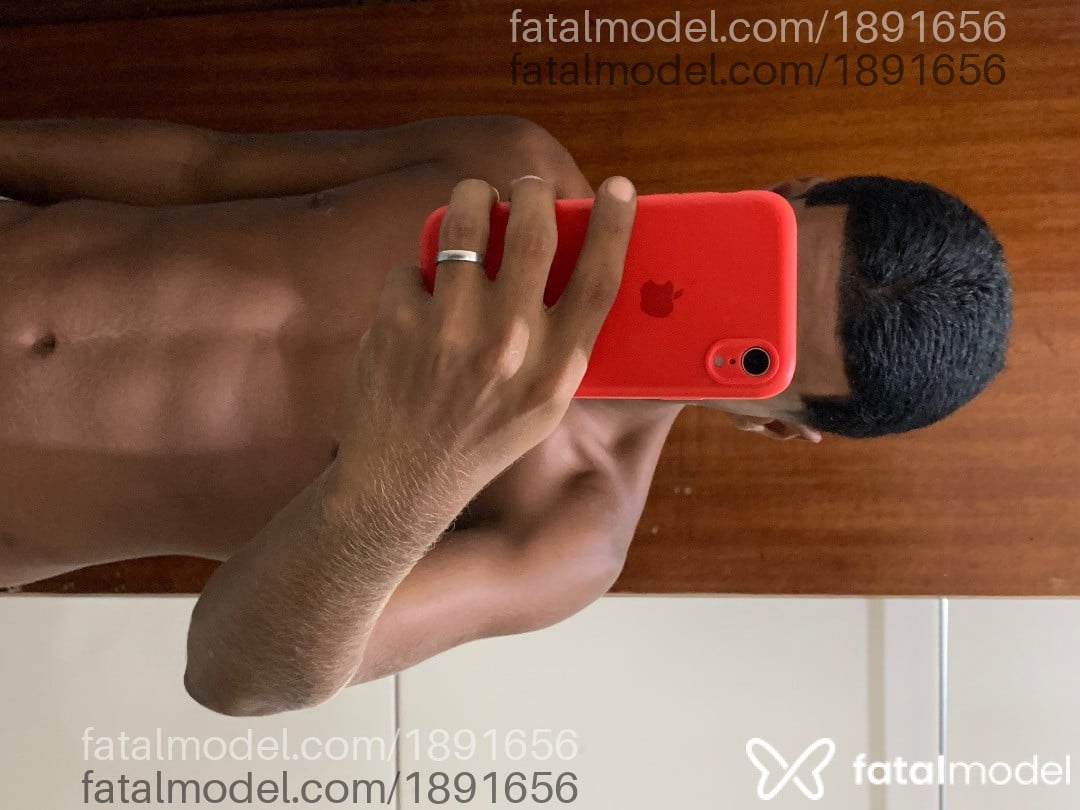 Acompanhante homem com cabelo castanho de olhos castanhos em Rio das Ostras - Pablo