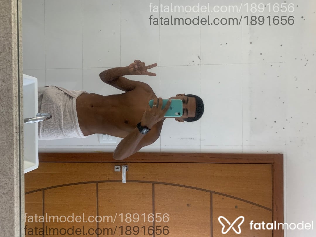 Acompanhante homem com cabelo castanho de olhos castanhos em Rio das Ostras - Pablo