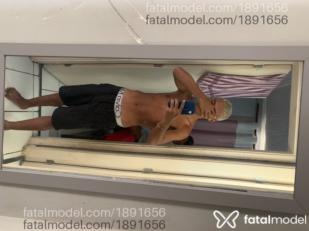 Acompanhante homem com cabelo castanho de olhos castanhos em Rio das Ostras - Pablo