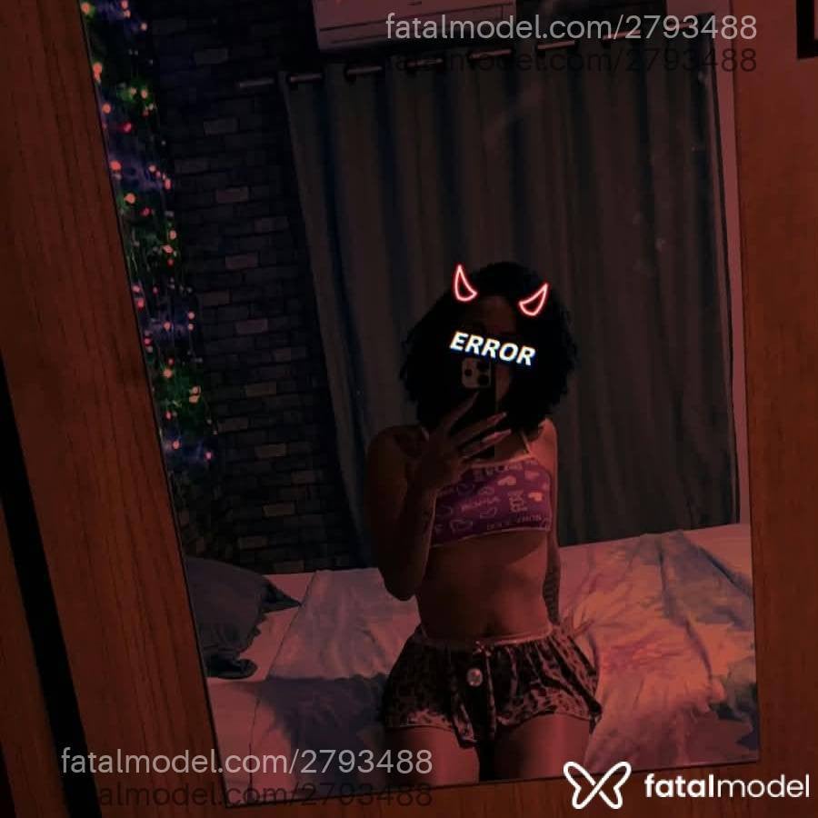 Acompanhante mulher morena (o) de olhos pretos - Moranguinha
