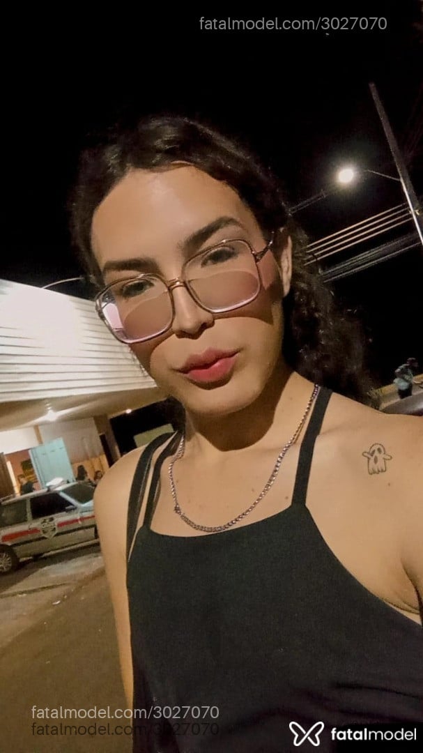 Acompanhante mulher trans com cabelo castanho de olhos verdes em Cascavel Acompanhante mulher trans com cabelo castanho de olhos verdes em Cascavel - Rebecca