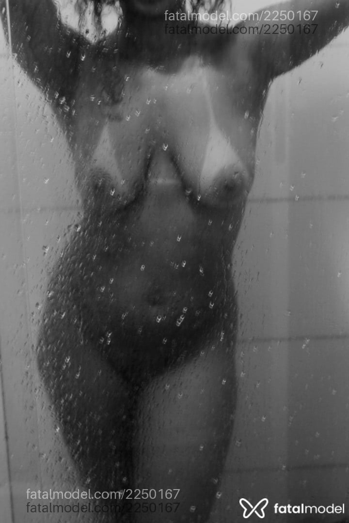 Acompanhante mulher morena (o) de olhos castanhos em Florianópolis Acompanhante mulher morena (o) de olhos castanhos em Florianópolis - Renata