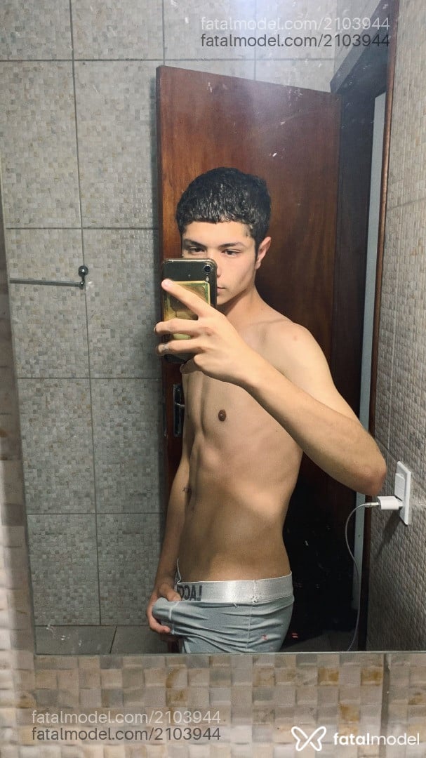 Acompanhante homem com cabelo castanho de olhos castanhos em Alvorada - Lkdrey