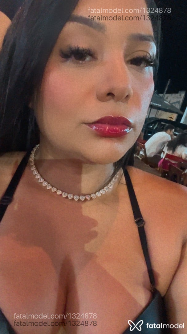 Acompanhante mulher com cabelo castanho de olhos mel em Foz do Iguaçu Acompanhante mulher com cabelo castanho de olhos mel em Foz do Iguaçu - Amanda