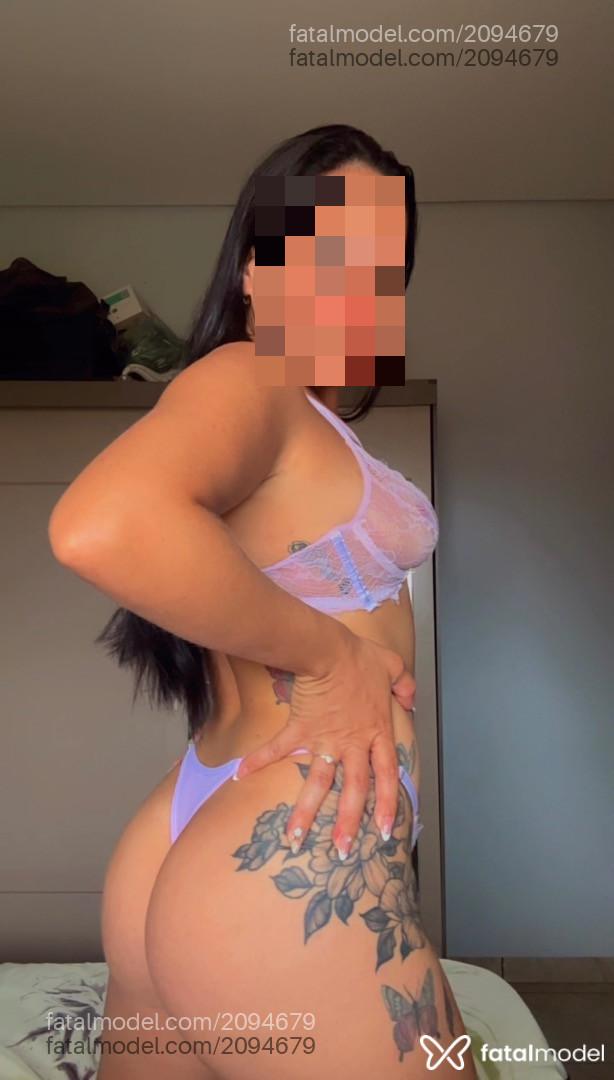 Acompanhante mulher com cabelo castanho de olhos mel em Juína - Aline