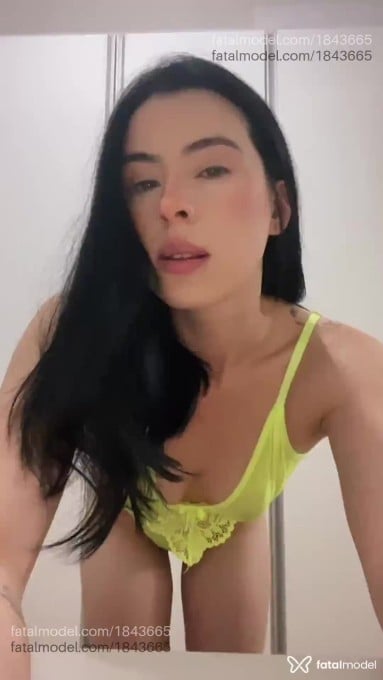 Acompanhante mulher morena (o) de olhos mel em Curitiba Acompanhante mulher morena (o) de olhos mel em Curitiba - Lorena Prado