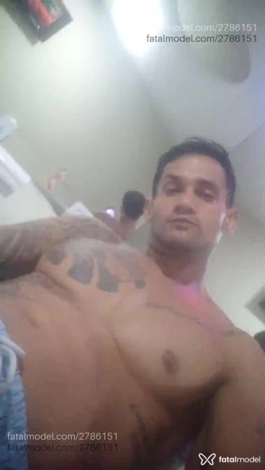 Acompanhante homem morena (o) de olhos pretos - Kaio Santos Acompanhante homem morena (o) de olhos pretos - Kaio Santos