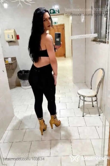 Acompanhante travesti morena (o) de olhos castanhos em Cruz Alta Acompanhante travesti morena (o) de olhos castanhos em Cruz Alta - Amanda Ventura