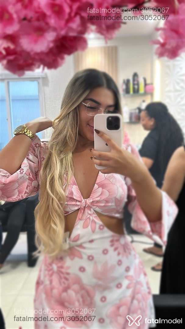 Acompanhante mulher loira (o) de olhos castanhos - Alicia Andrade Acompanhante mulher loira (o) de olhos castanhos - Alicia Andrade