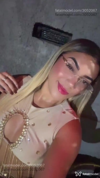 Acompanhante mulher loira (o) de olhos castanhos - Alicia Andrade Acompanhante mulher loira (o) de olhos castanhos - Alicia Andrade