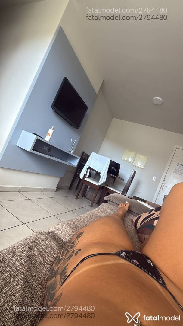 Acompanhante mulher morena (o) de olhos castanhos em Itapema - Raiane Silva