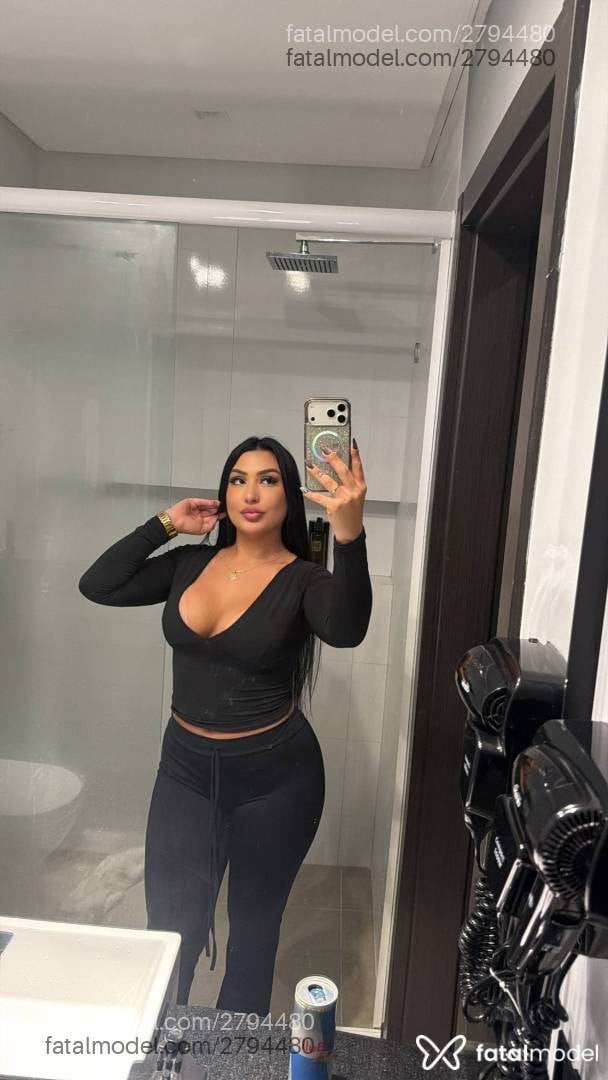 Acompanhante mulher morena (o) de olhos castanhos - Raiane Silva
