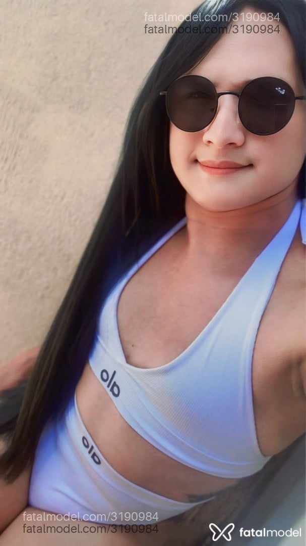 Acompanhante mulher trans morena (o) de olhos pretos - Criss