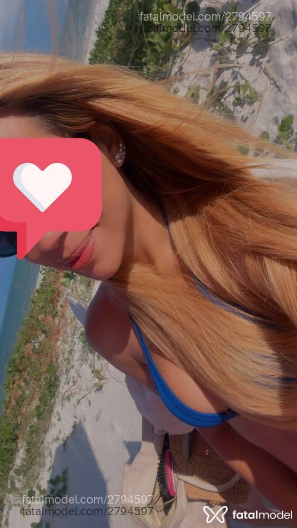 Acompanhante mulher loira (o) de olhos castanhos - Vanessa