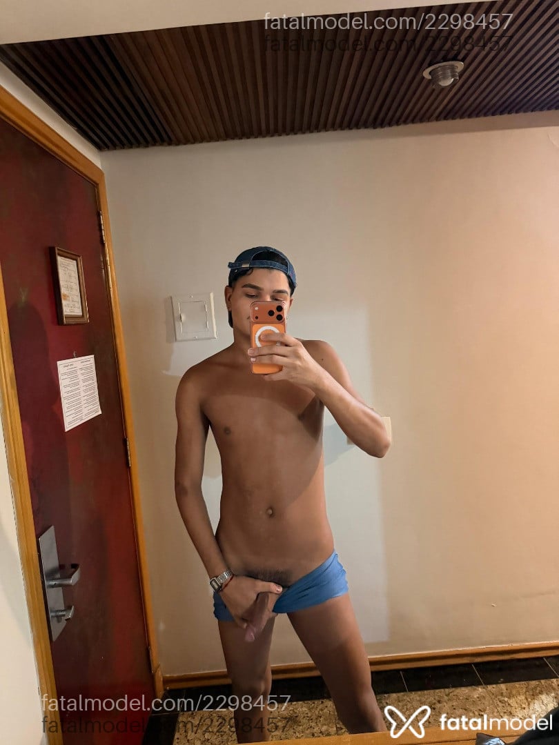 Acompanhante homem morena (o) de olhos pretos em Rio de Janeiro - Guilherme