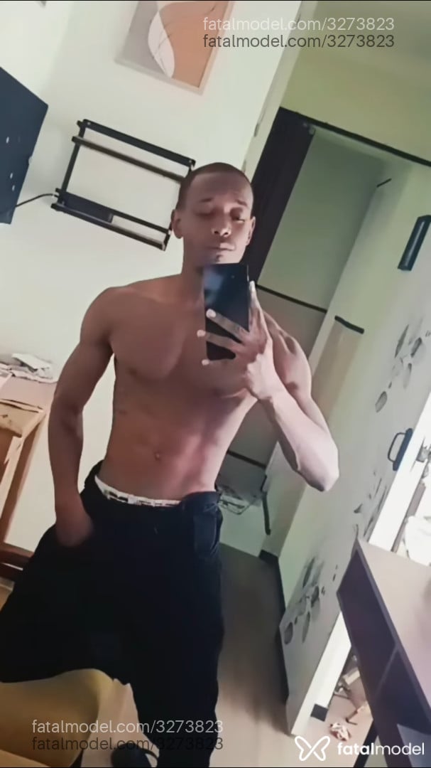 Acompanhante homem com cabelo castanho de olhos castanhos em São Paulo - Black Walker