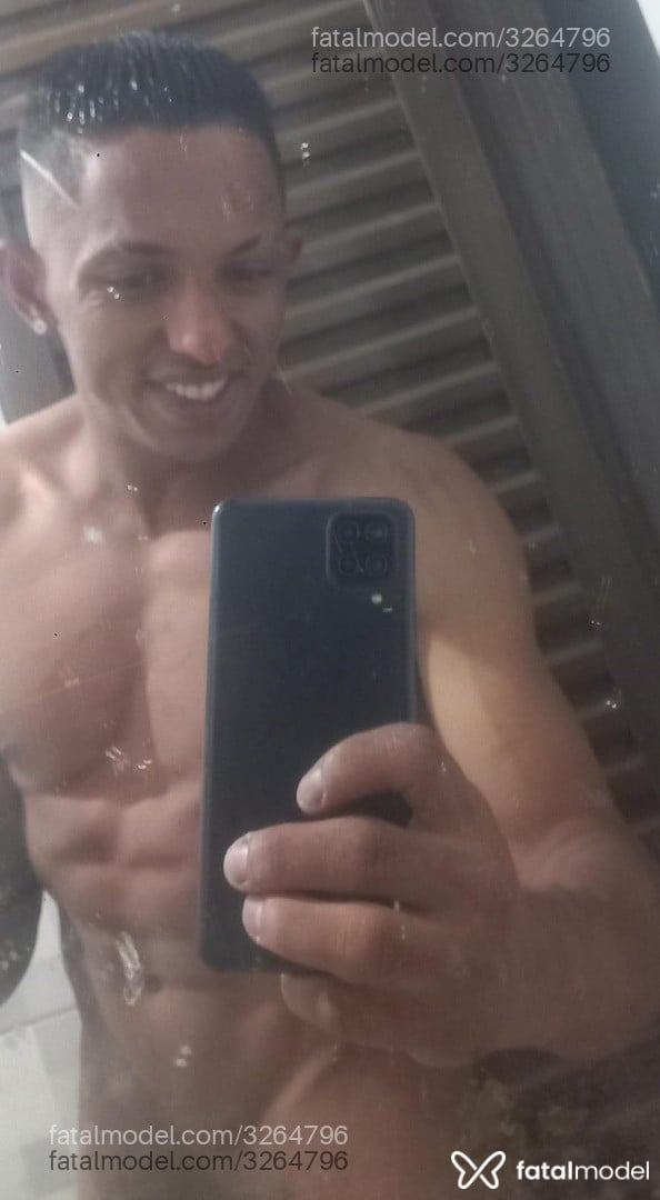 Acompanhante homem com cabelo castanho de olhos pretos - Matheus Wisney Acompanhante homem com cabelo castanho de olhos pretos - Matheus Wisney