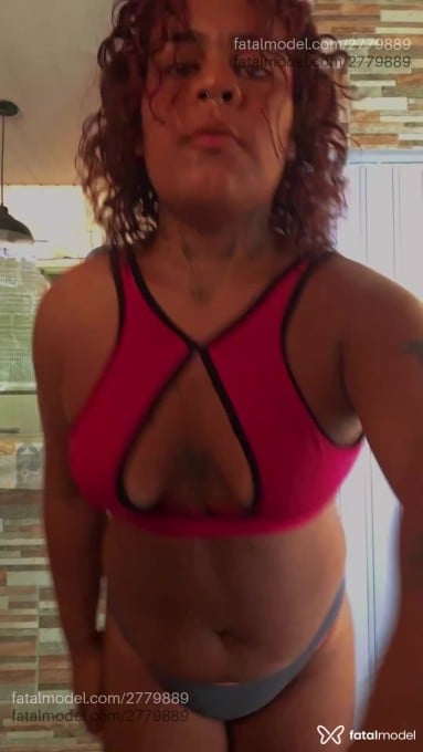 Acompanhante mulher trans ruiva (o) de olhos castanhos em Duque de Caxias Acompanhante mulher trans ruiva (o) de olhos castanhos em Duque de Caxias - Isadora