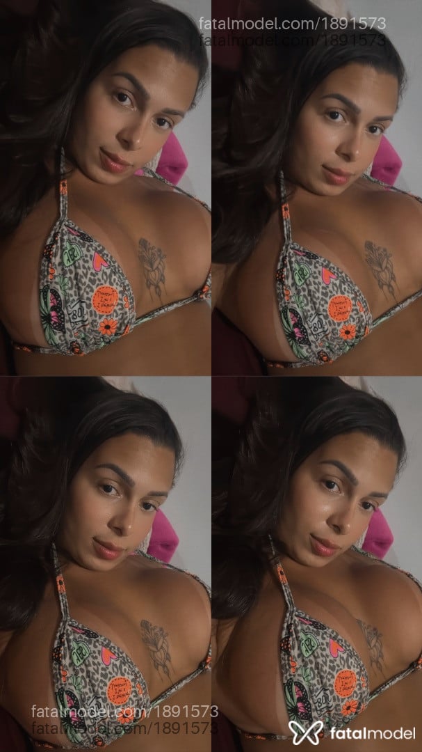 Acompanhante mulher trans com cabelo castanho de olhos castanhos em Maricá - Rhay Belle