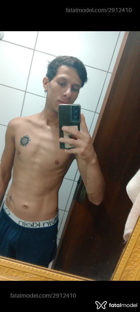 Acompanhante homem com cabelo castanho de olhos castanhos - Martins