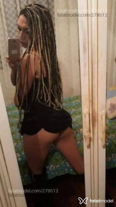 Acompanhante homem trans com cabelo castanho de olhos castanhos em Joaçaba Acompanhante homem trans com cabelo castanho de olhos castanhos em Joaçaba - Darllyn