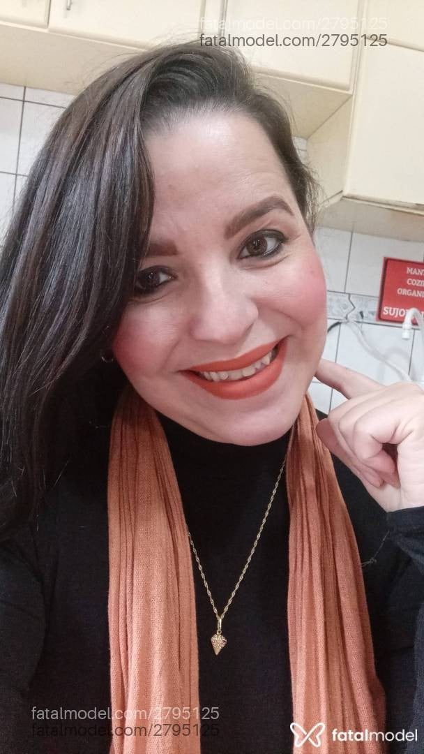 Acompanhante mulher morena (o) de olhos mel em Cachoeira do Sul - Shelzinha