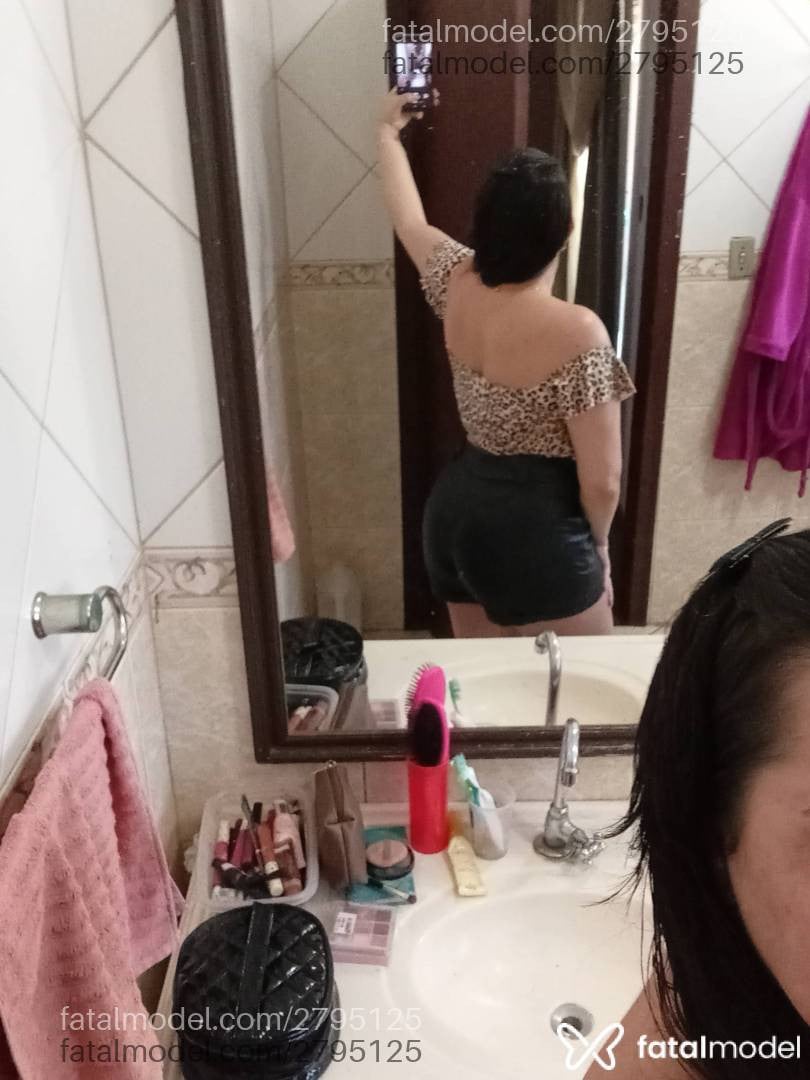Acompanhante mulher morena (o) de olhos mel - Shelzinha