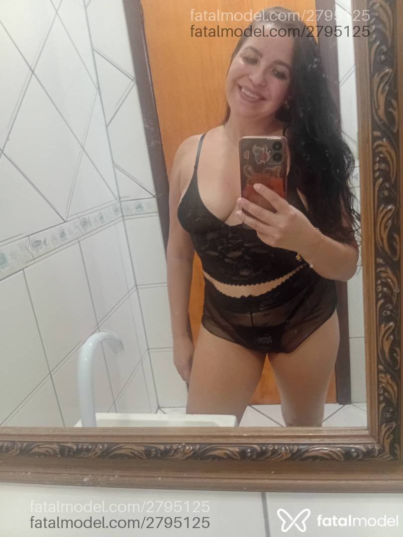 Acompanhante mulher morena (o) de olhos mel - Shelzinha