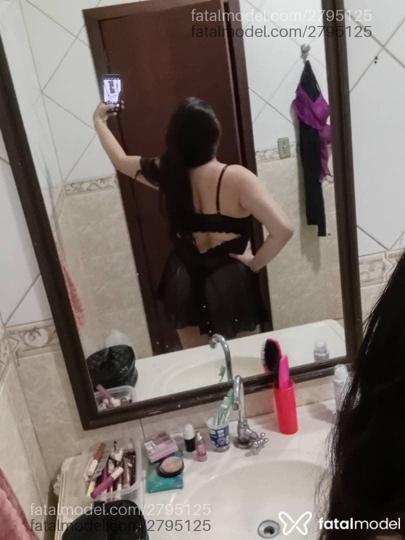 Acompanhante mulher morena (o) de olhos mel - Shelzinha