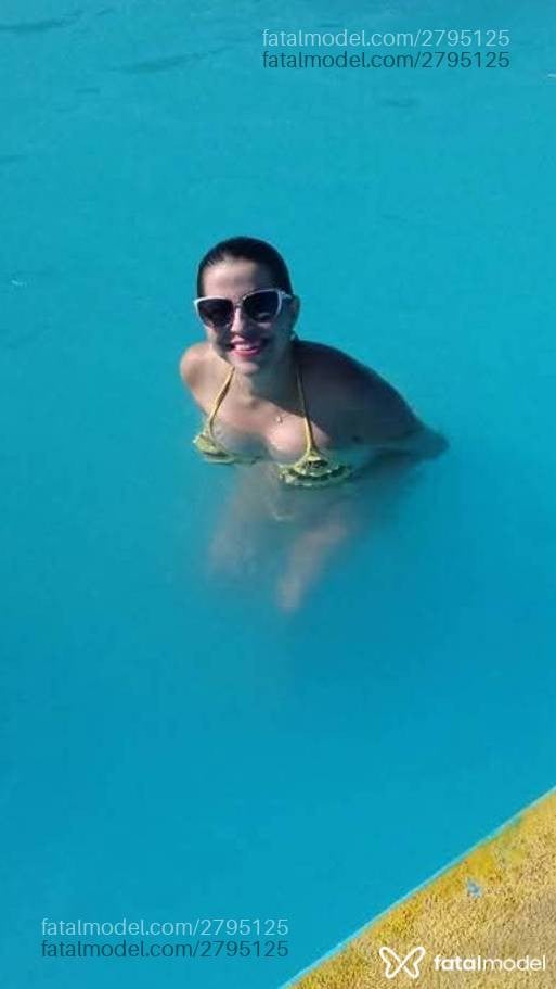 Acompanhante mulher morena (o) de olhos mel - Shelzinha