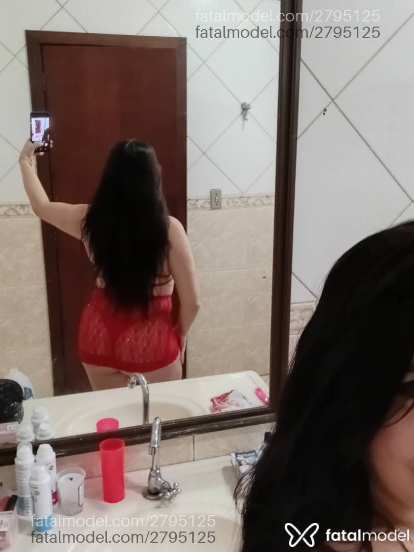 Acompanhante mulher morena (o) de olhos mel - Shelzinha