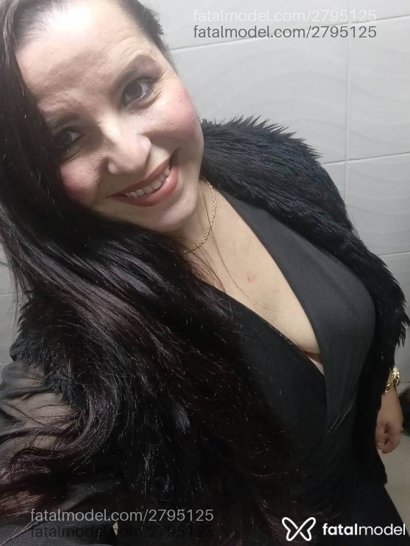 Acompanhante mulher morena (o) de olhos mel - Shelzinha