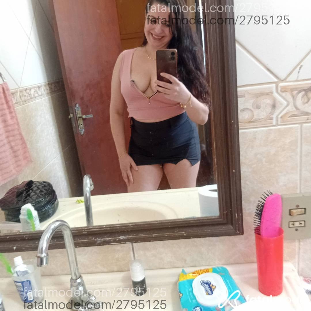 Acompanhante mulher morena (o) de olhos mel - Shelzinha