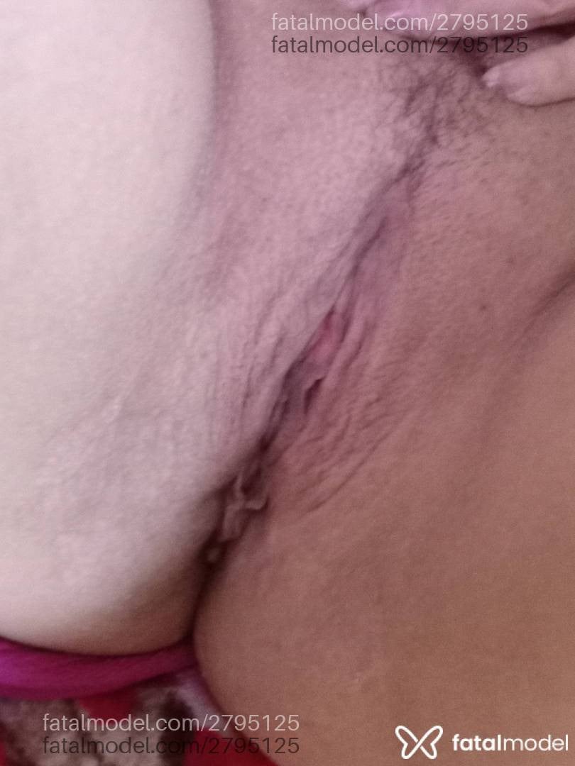 Acompanhante mulher morena (o) de olhos mel - Shelzinha