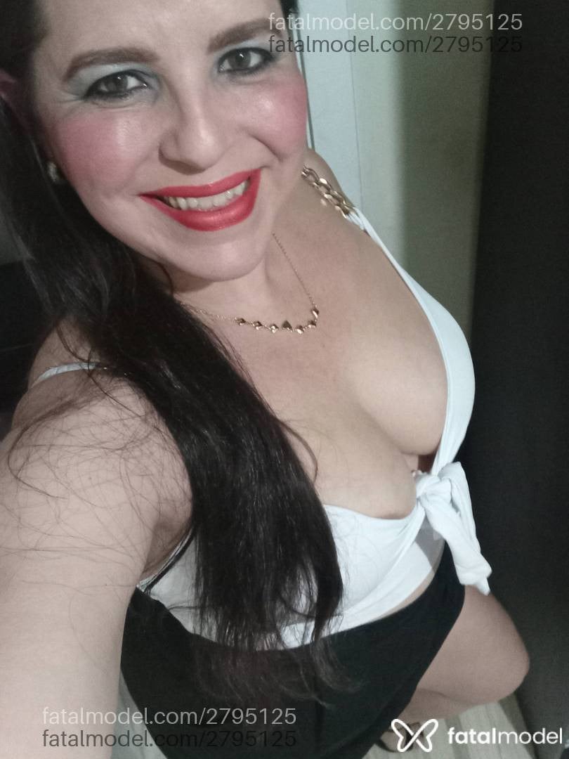 Acompanhante mulher morena (o) de olhos mel - Shelzinha