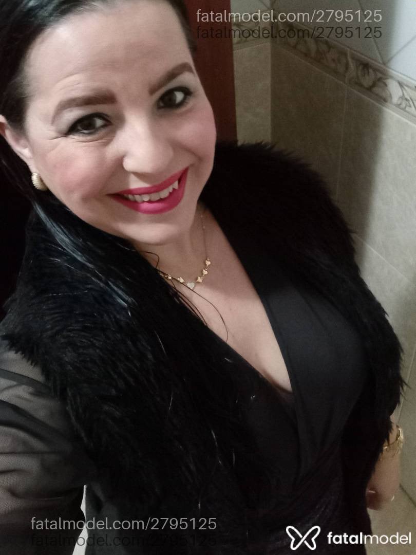 Acompanhante mulher morena (o) de olhos mel - Shelzinha