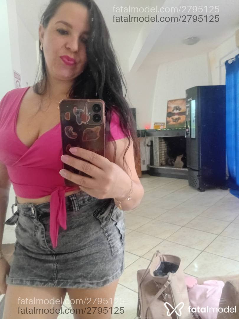 Acompanhante mulher morena (o) de olhos mel - Shelzinha