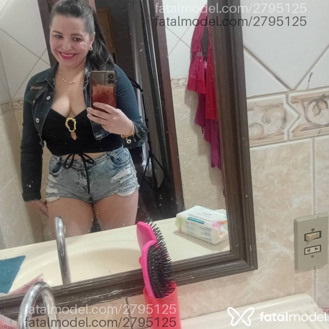 Acompanhante mulher morena (o) de olhos mel - Shelzinha