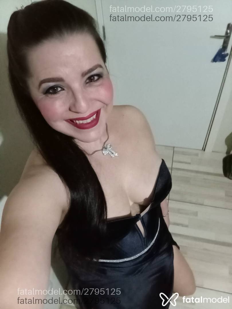 Acompanhante mulher morena (o) de olhos mel - Shelzinha