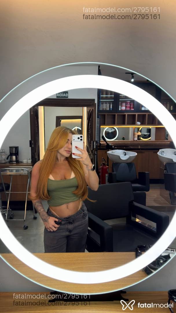 Acompanhante mulher ruiva (o) de olhos castanhos - Melissa Ojeda