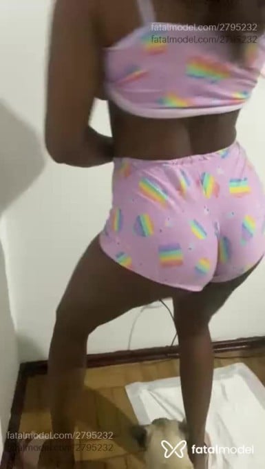 Acompanhante mulher com cabelo castanho de olhos pretos em Lorena - Sophia