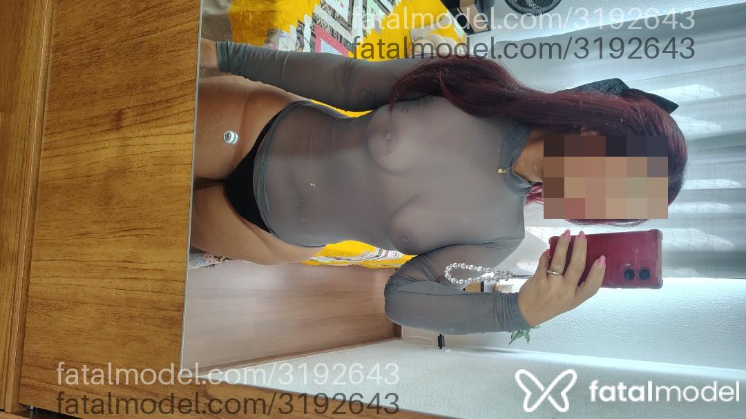 Acompanhante mulher com cabelo colorido de olhos castanhos em Belo Horizonte - Camila