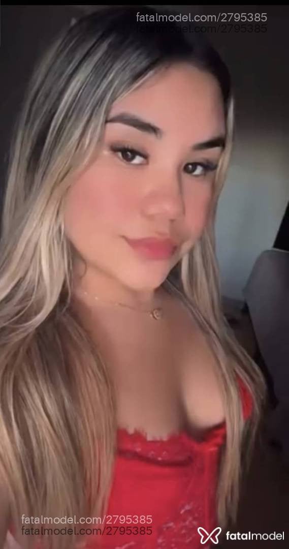 Acompanhante mulher loira (o) de olhos castanhos - Alice Duarte