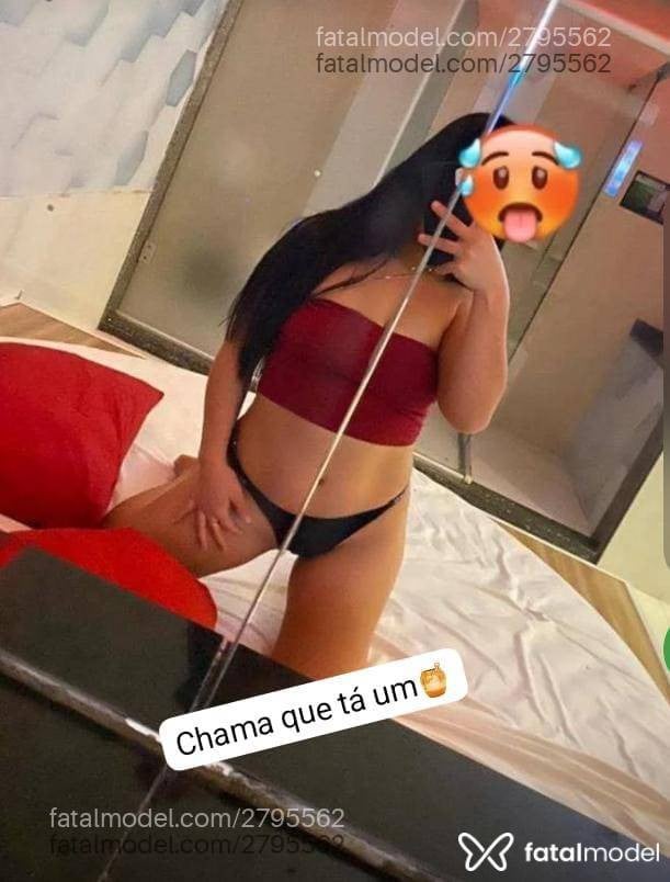 Acompanhante mulher morena (o) de olhos pretos - Evelyn