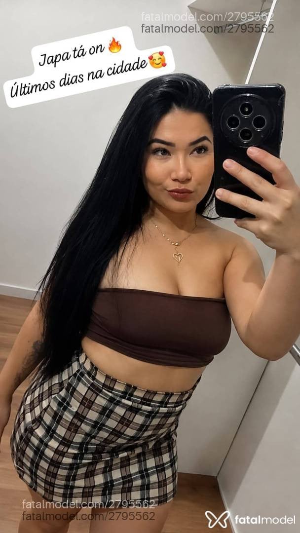 Acompanhante mulher morena (o) de olhos pretos - Evelyn