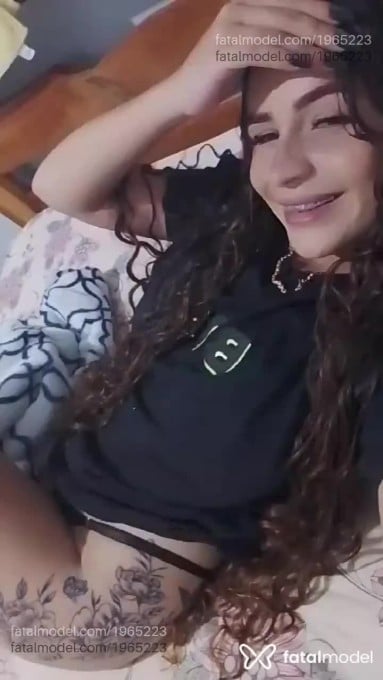 Acompanhante mulher com cabelo castanho de olhos castanhos em Ourilândia do Norte - Kaylane