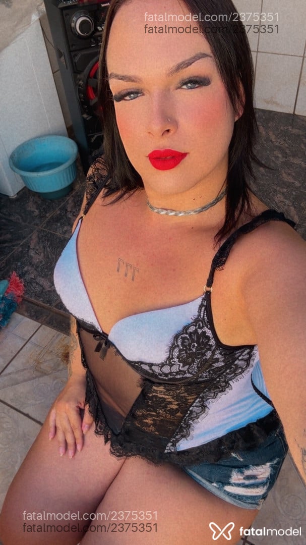 Acompanhante mulher trans morena (o) de olhos azuis em São Sebastião do Paraíso - Renata Melo