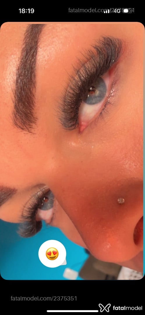 Acompanhante mulher trans morena (o) de olhos azuis em São Sebastião do Paraíso - Renata Melo